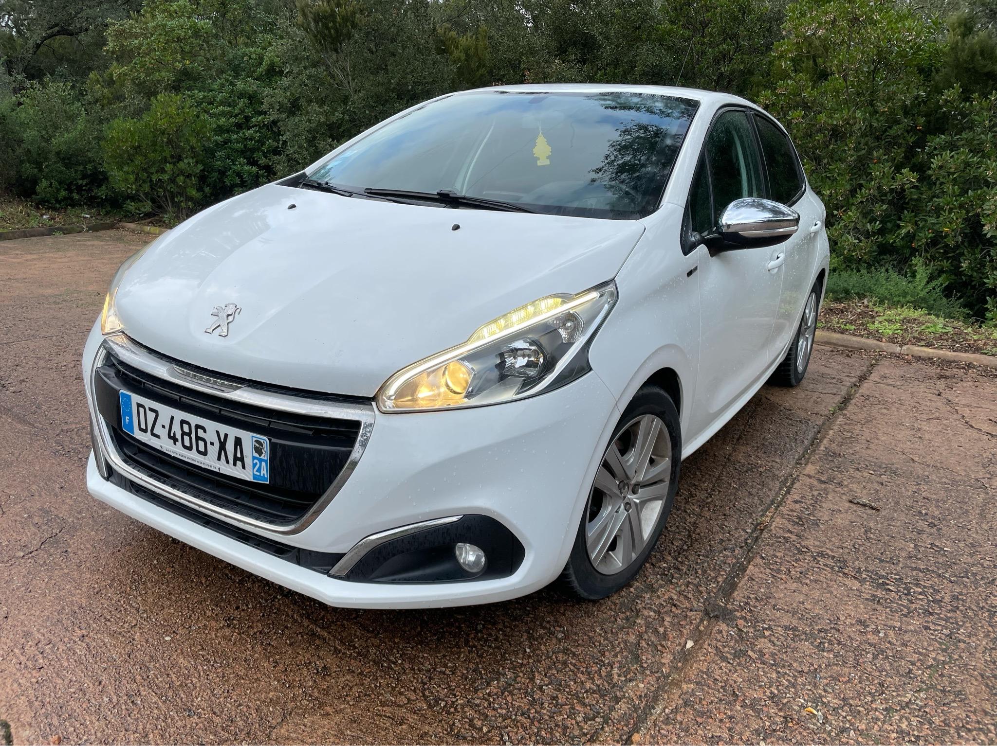 Peugeot 208 2016 in Porto-Vecchio