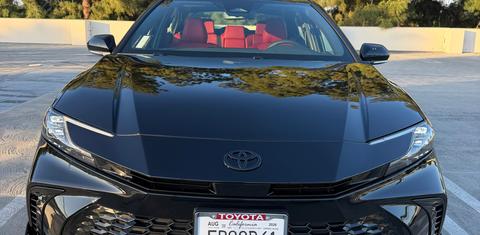 Toyota Camry Hybrid 2026
