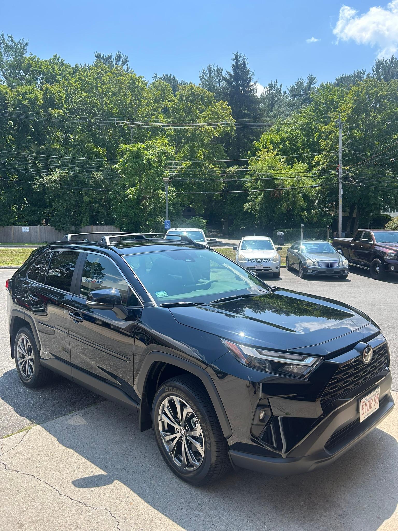 Toyota RAV4 Hybrid 2025 in Saugus, MA