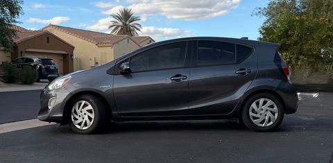 Toyota Prius c 2015