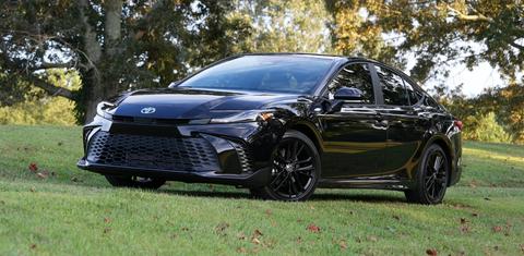 Toyota Camry Hybrid 2025