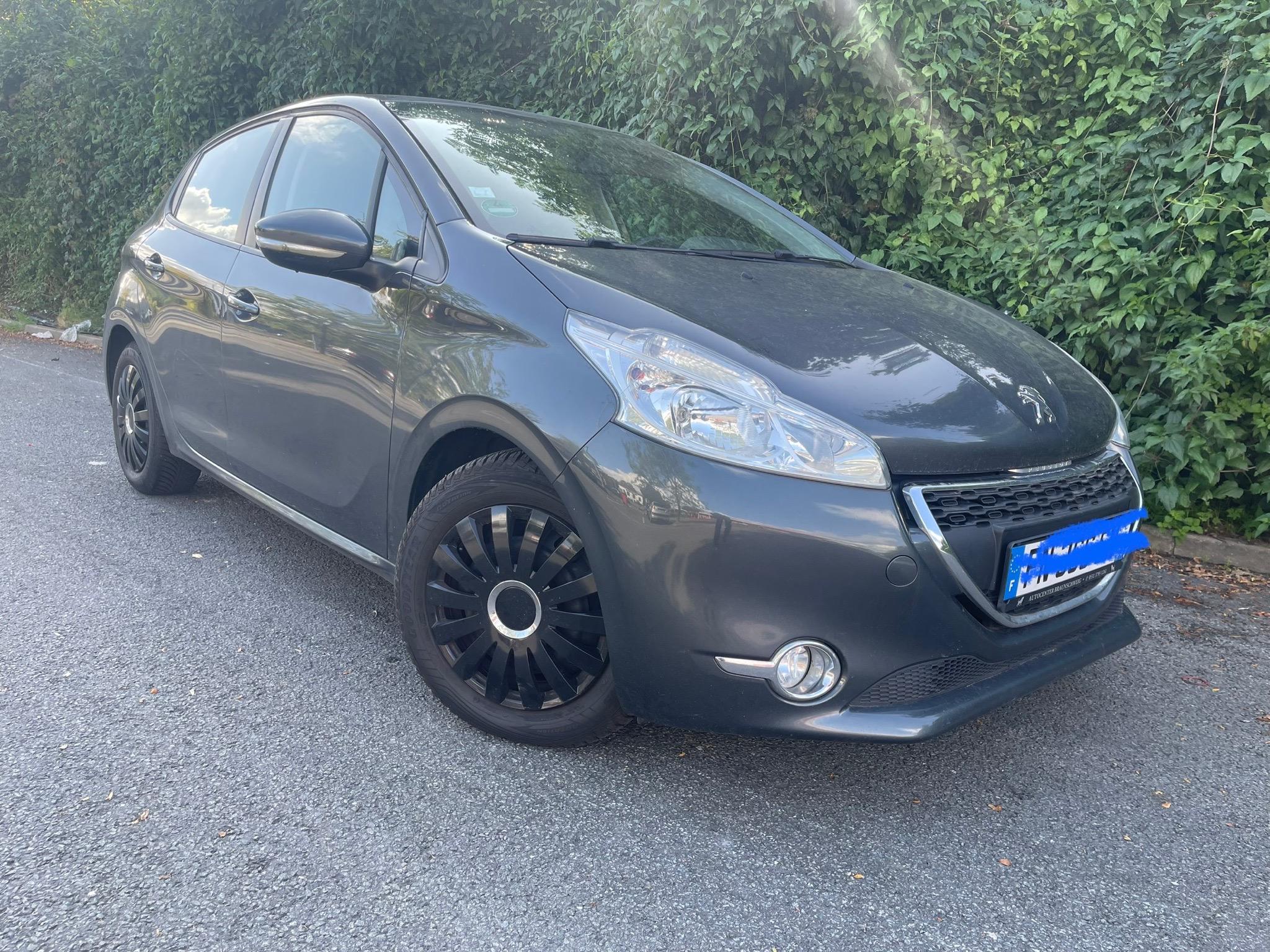 Peugeot 208 2014 à Tourcoing