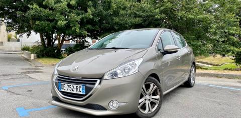 Peugeot 208 2014