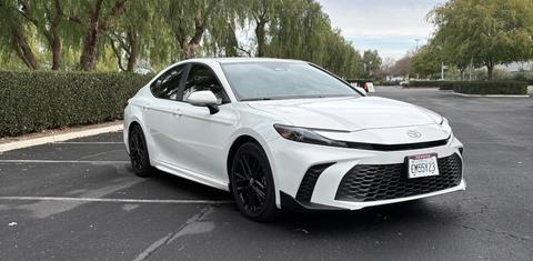 Toyota Camry Hybrid 2025