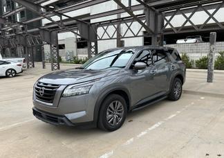 Nissan Pathfinder car