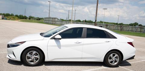 Hyundai Elantra 2022