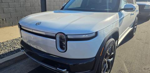 Rivian R2 2027