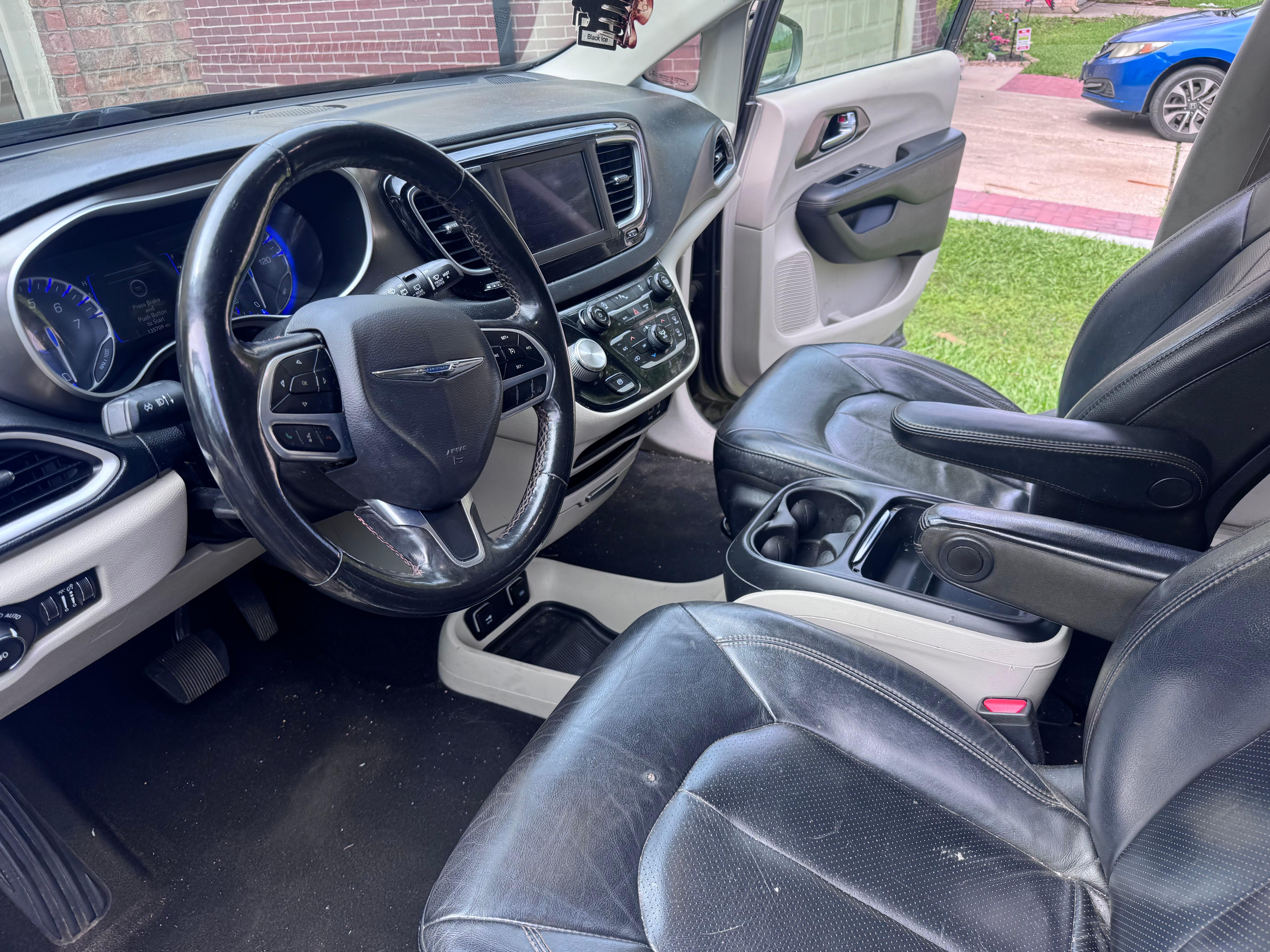 Chrysler Pacifica 2020 in Houston, TX