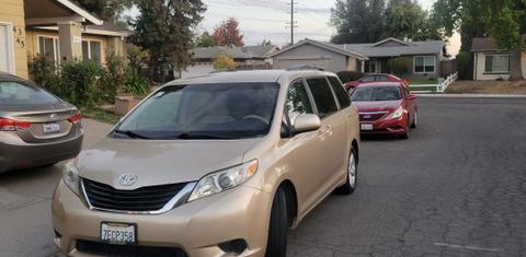 Toyota Sienna 2011