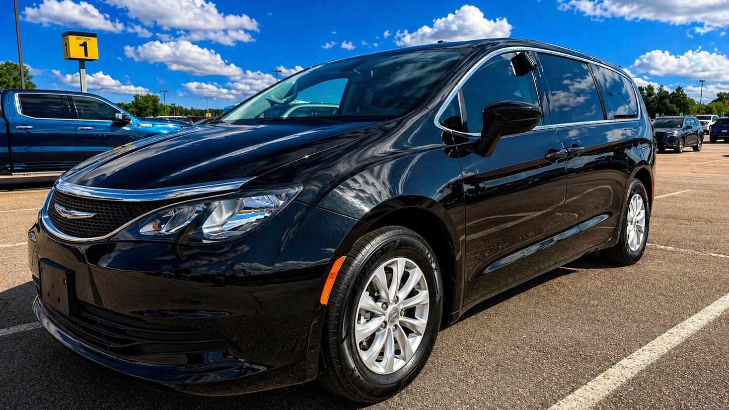 Chrysler Pacifica 2018 in Raleigh, NC