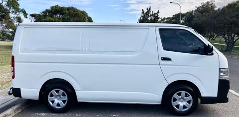 Toyota HIACE 2013
