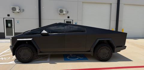 Tesla Cybertruck 2026
