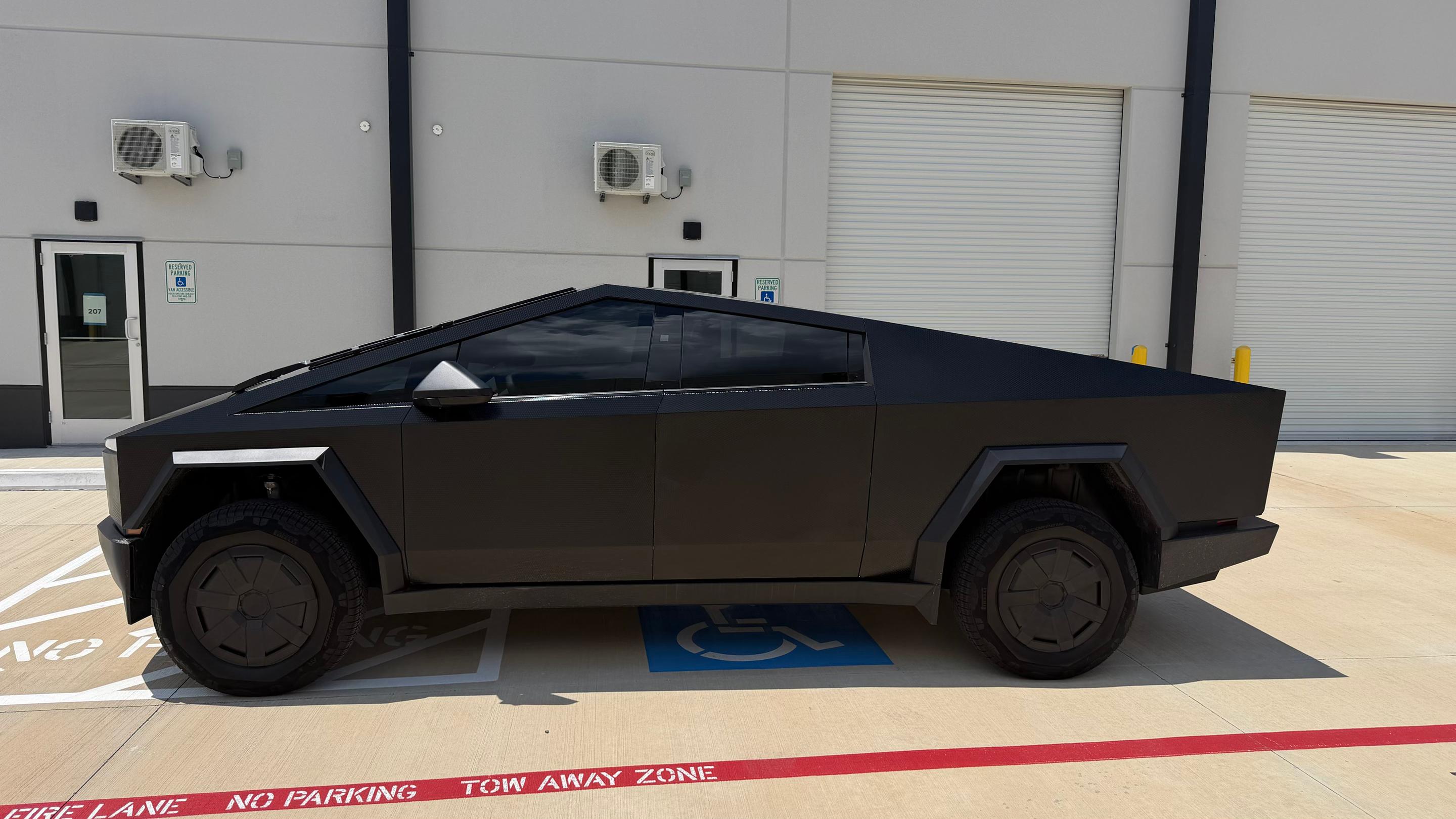 Tesla Cybertruck 2026 in Tomball, TX