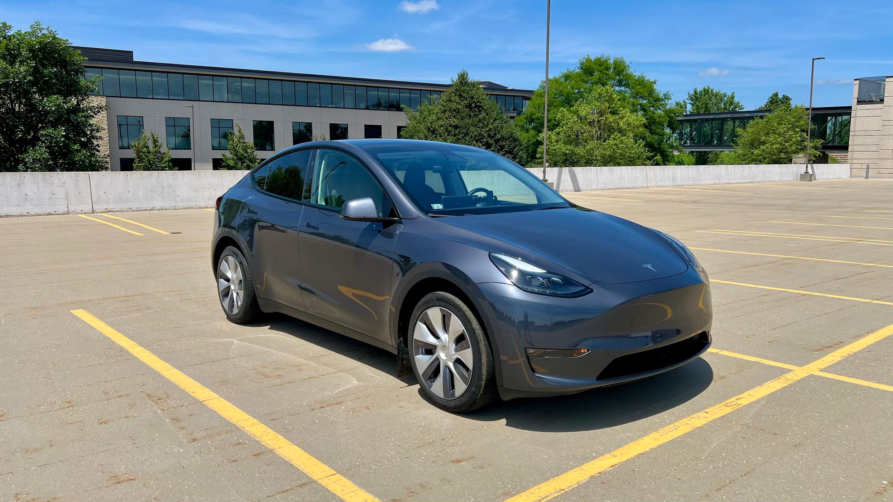 Tesla Model Y 2023 in Madison, WI
