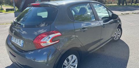Peugeot 208 2015