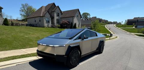 Tesla Cybertruck 2025