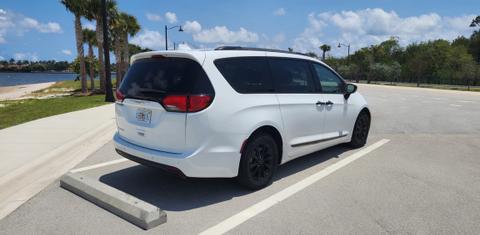Chrysler Pacifica 2017