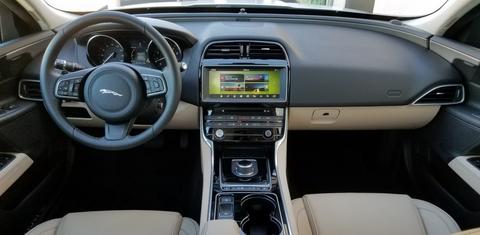 Jaguar XE 2017