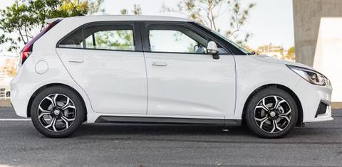 MG HS 2022