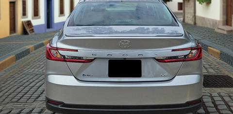 Toyota Camry Hybrid 2025