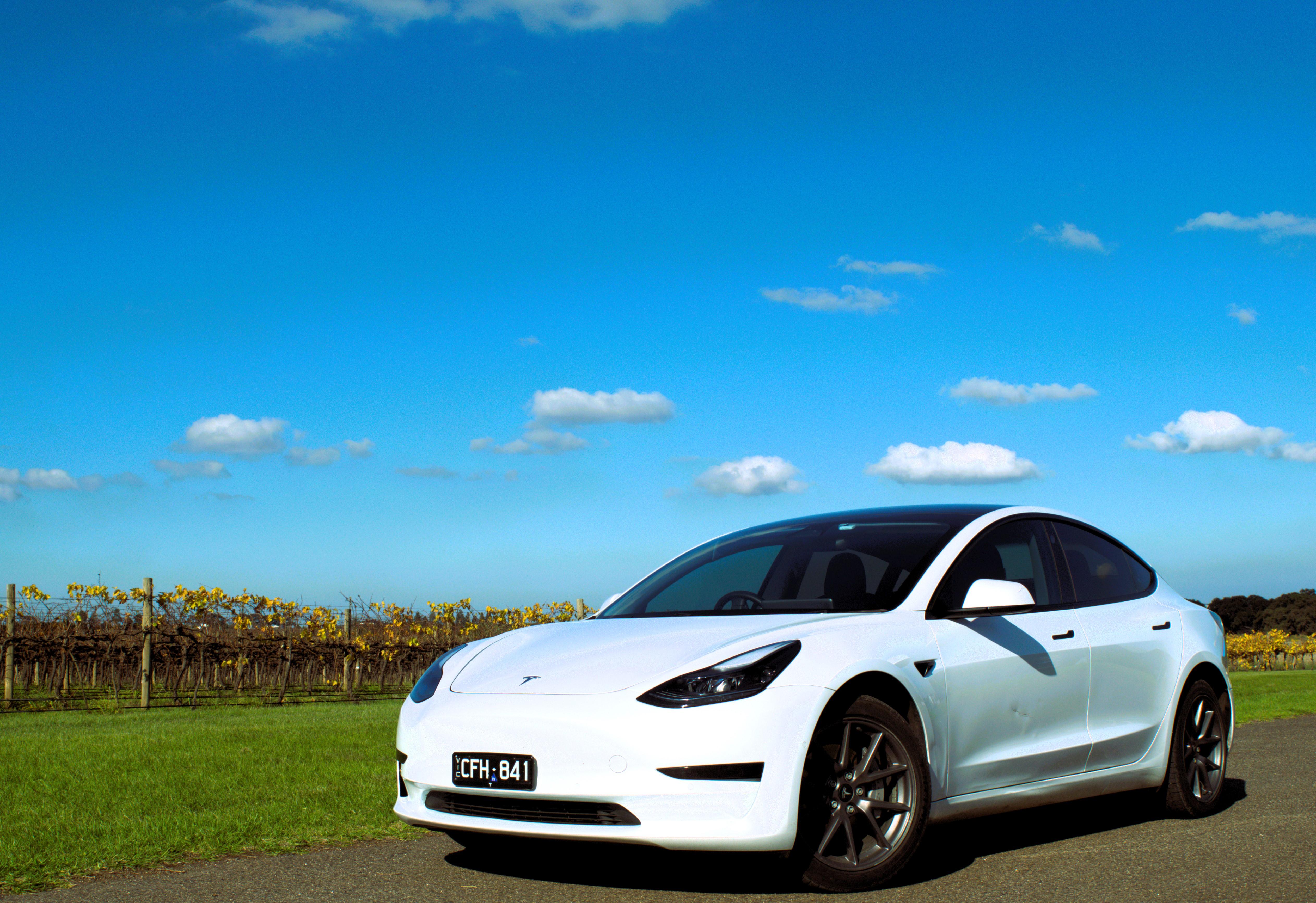 Tesla MODEL 3 2022 in Aintree