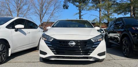 Nissan Versa 2025