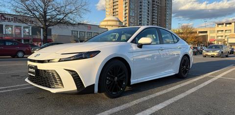 Toyota Camry Hybrid 2026