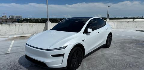 Tesla Model Y 2026