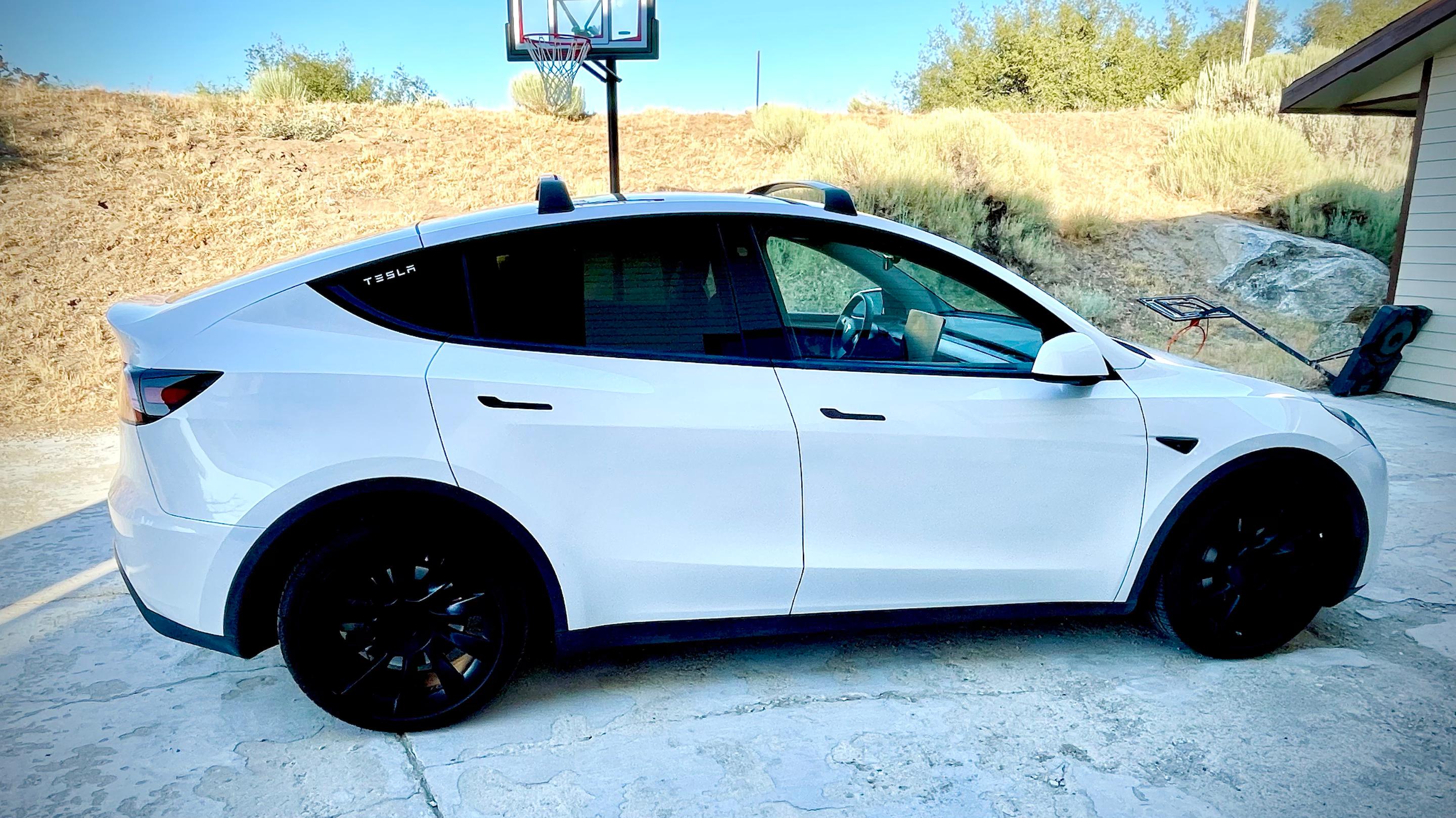 Tesla Model Y 2023 in Tehachapi, CA