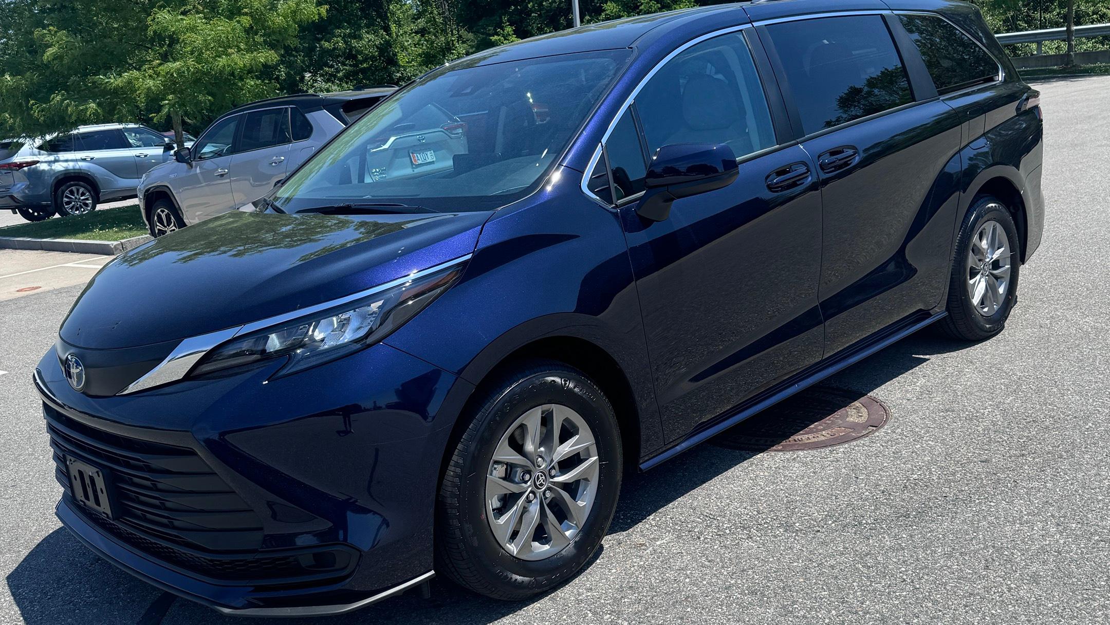 Toyota Sienna 2024 in Lincoln, RI