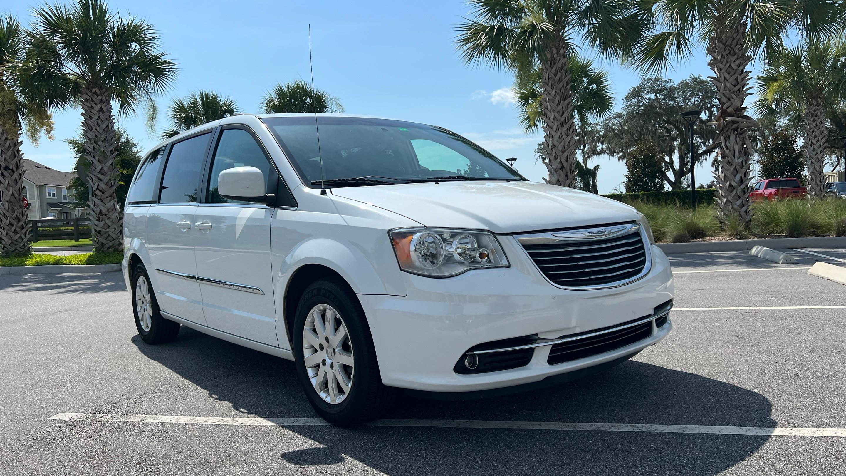 Chrysler Town & Country 2016 in 