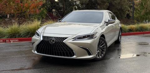 Lexus ES 2025