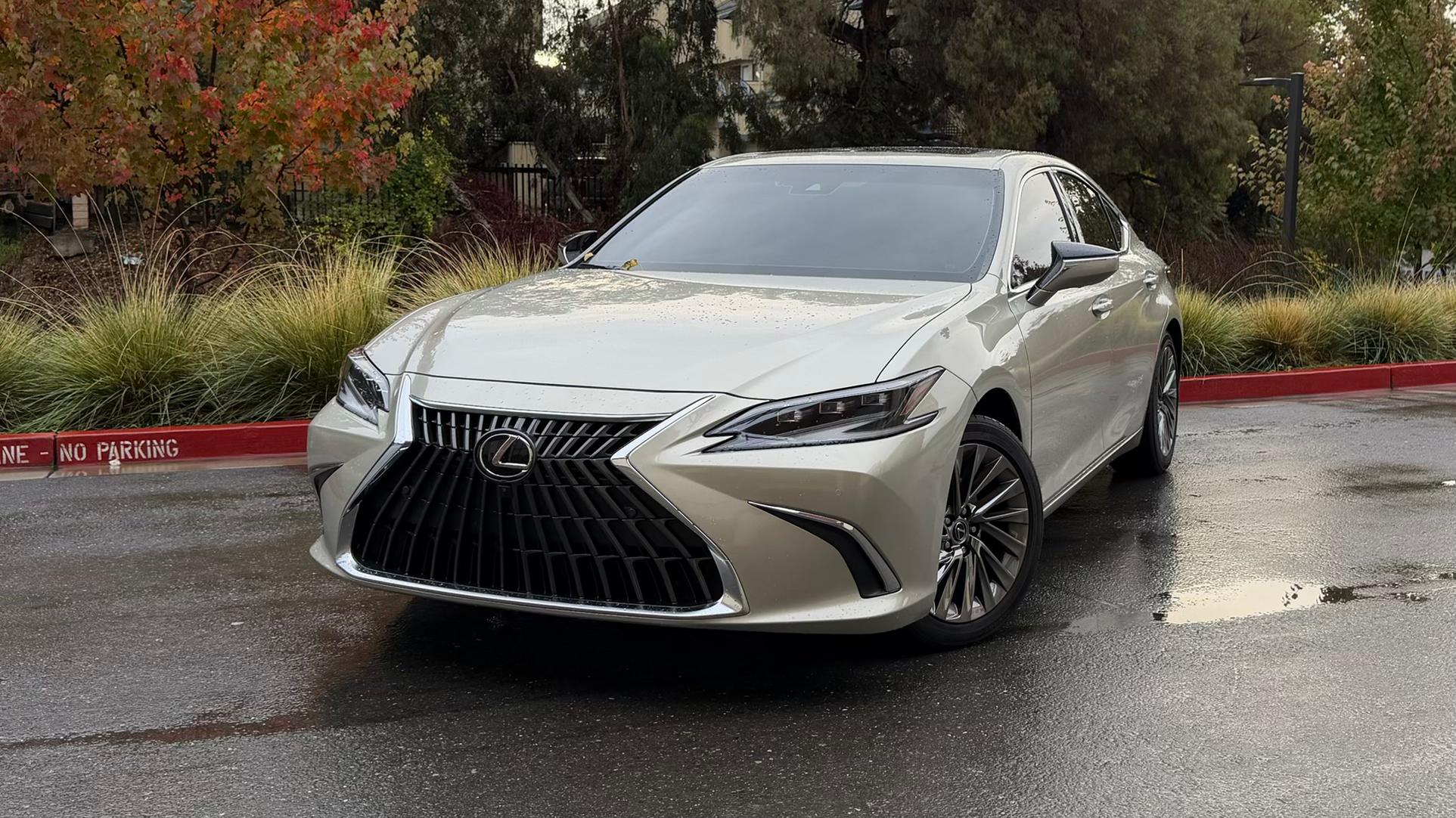 Lexus ES 2025 in 