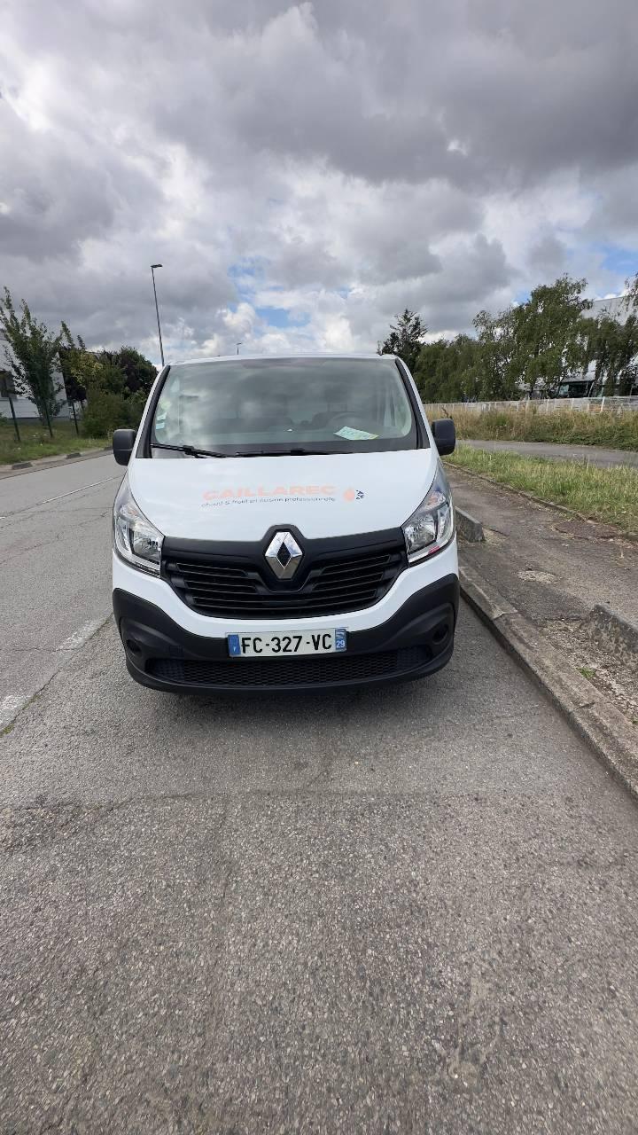 Renault TRAFIC III 2018 à Le Mans