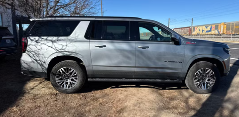 Chevrolet Suburban 2025