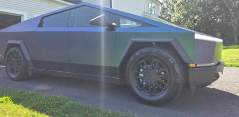 Tesla Cybertruck 2026