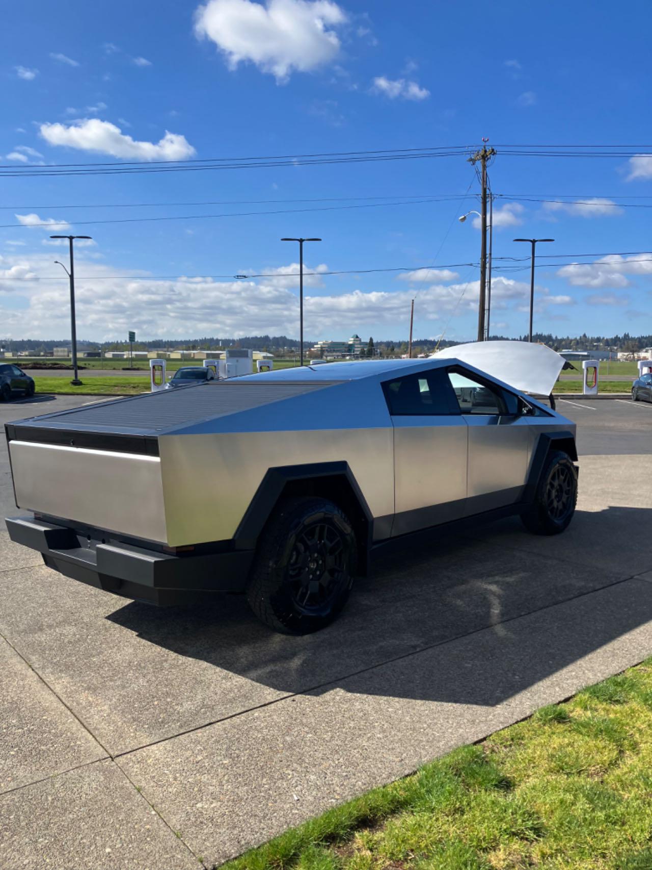 Tesla Cybertruck 2024 in 