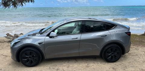 Tesla Model Y 2024