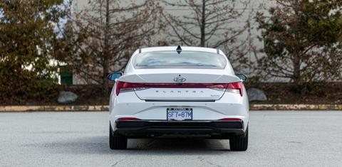 Hyundai Elantra Hybrid 2023