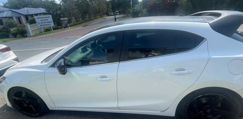 Mazda MAZDA3 2015