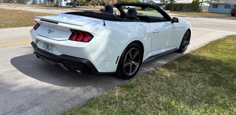 Ford Mustang 2024