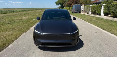 Tesla Model Y 2026