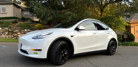 Tesla Model Y 2023