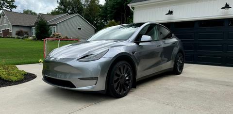 Tesla Model Y 2024