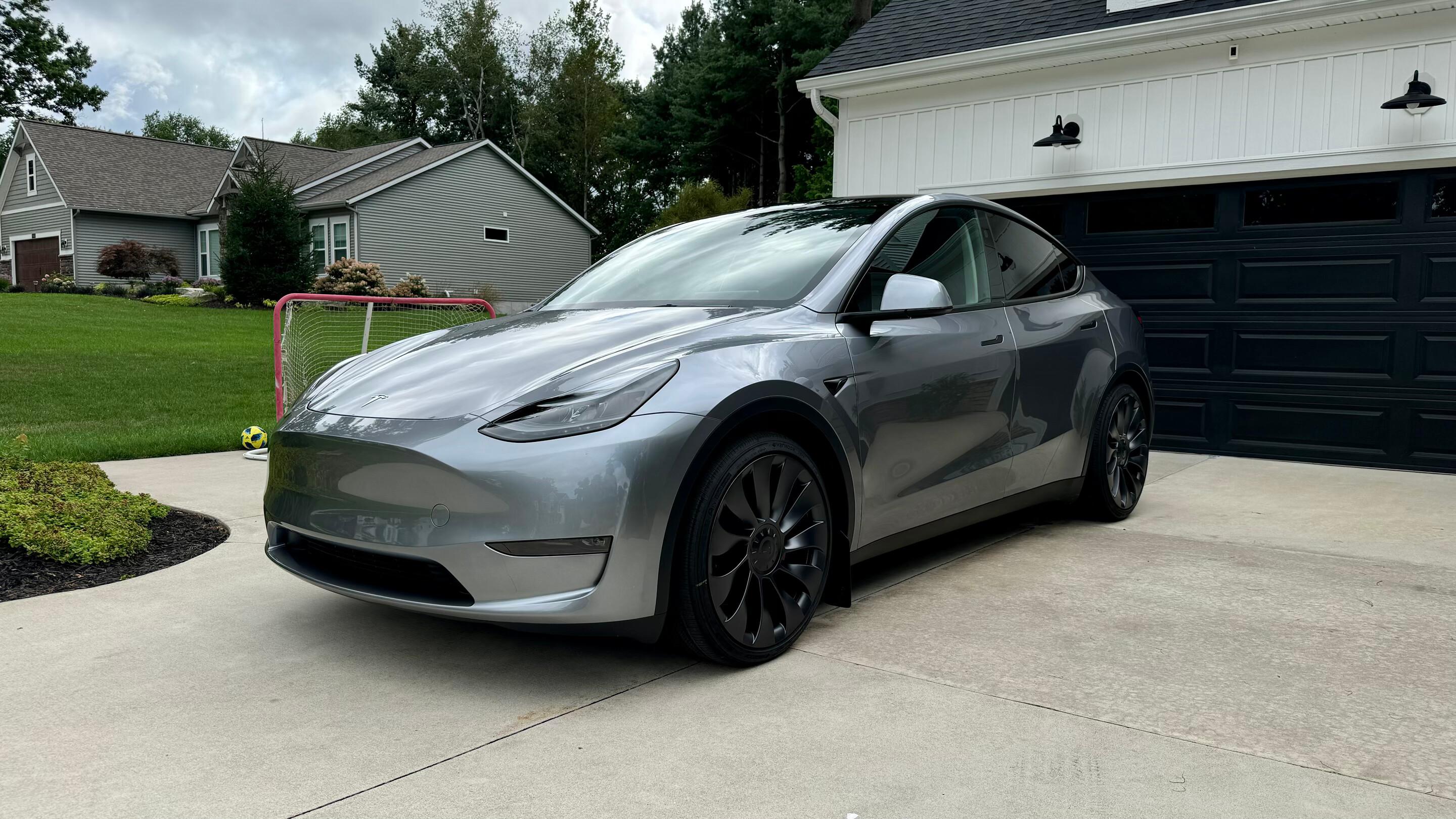 Tesla Model Y 2024 in Rockford, MI