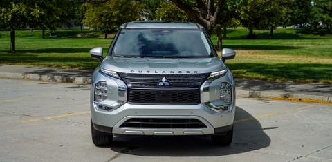 Mitsubishi Outlander 2023