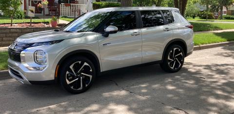 Mitsubishi Outlander PHEV 2023