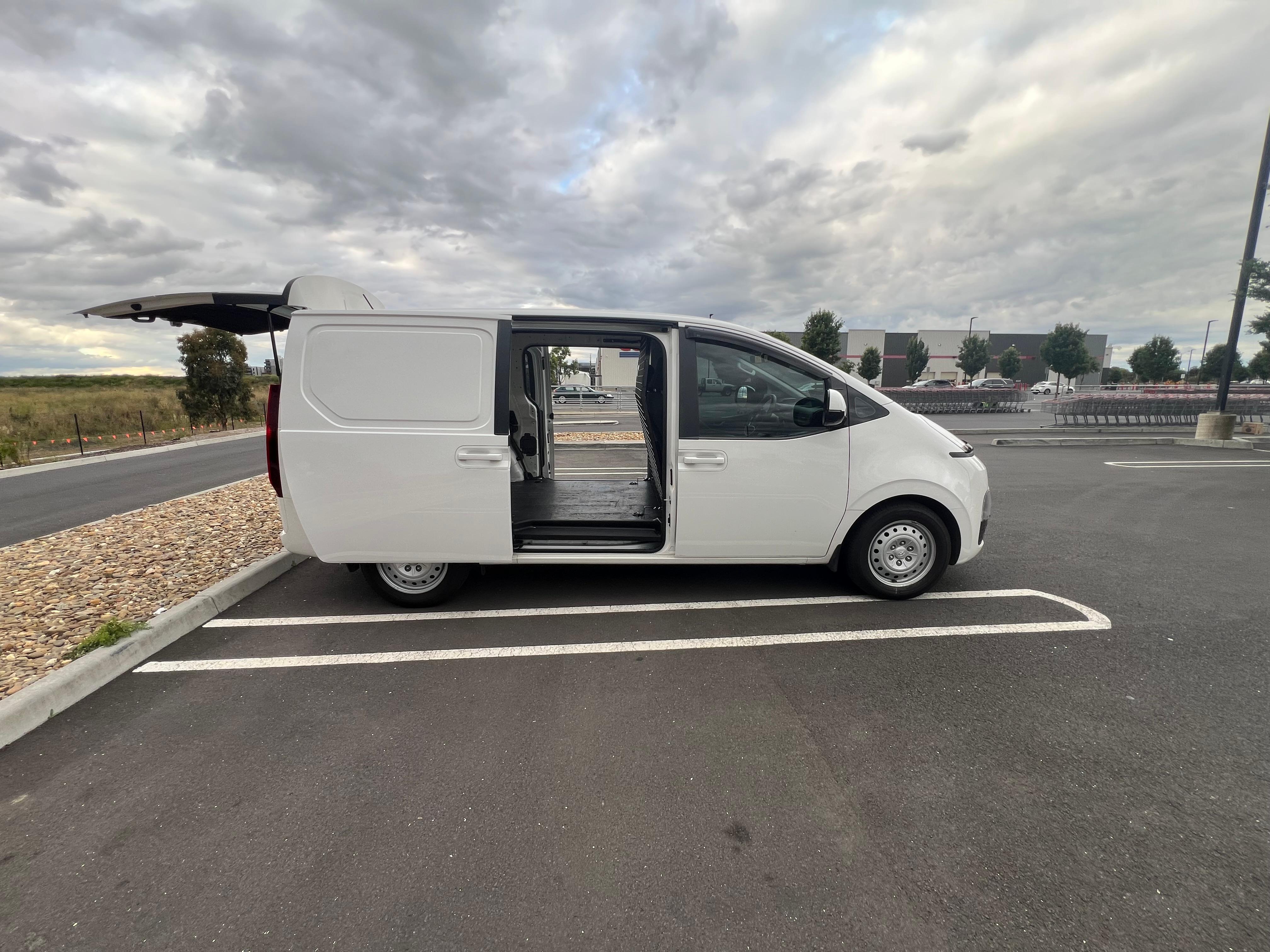 Hyundai STARIA 2022 in Wollert