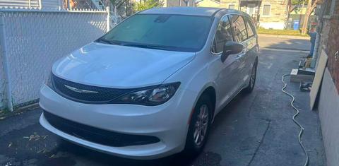 Chrysler Grand Caravan 2025