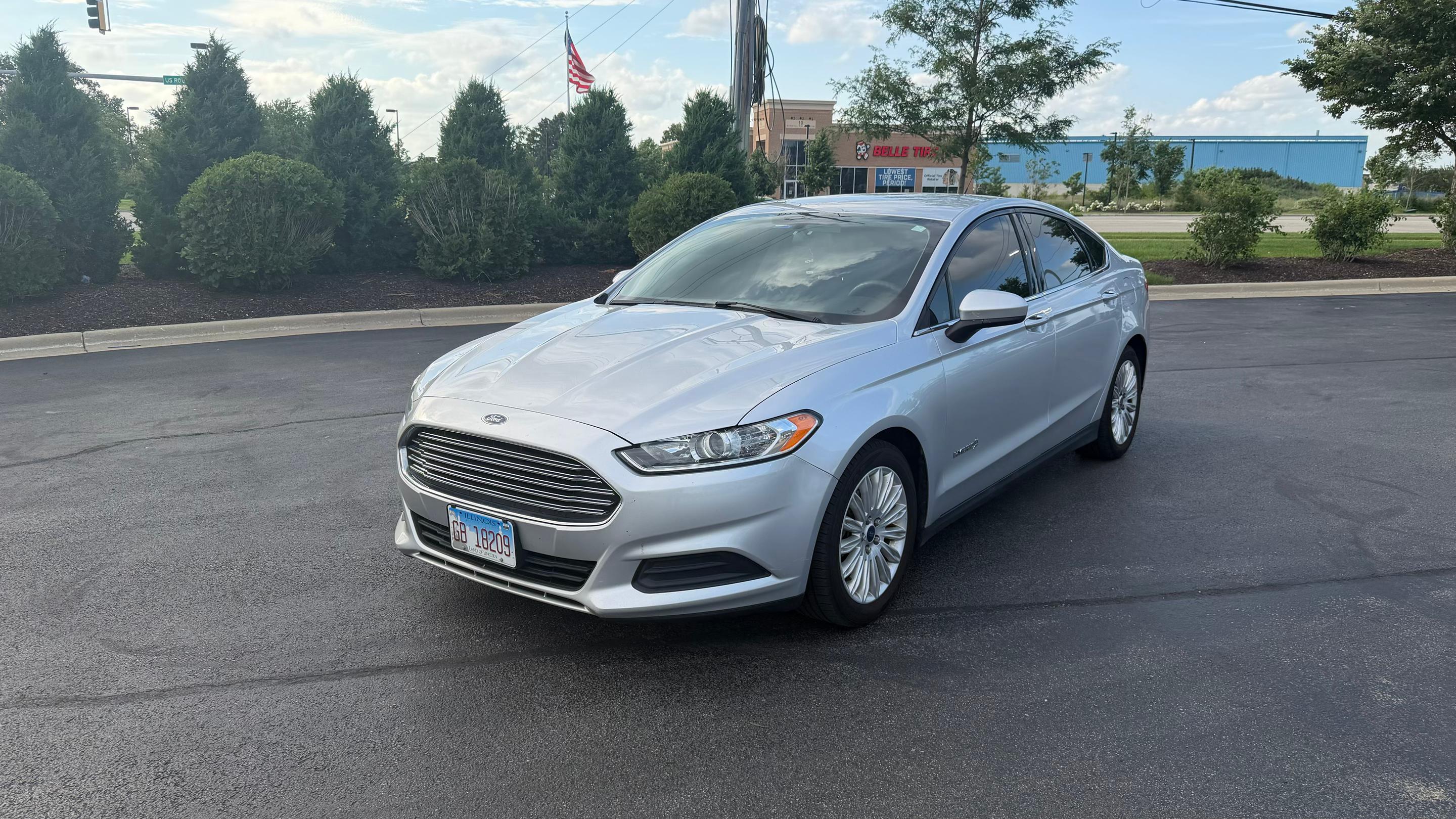 Ford Fusion Hybrid 2015 in Oswego, IL